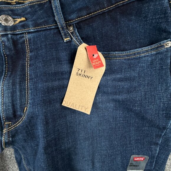 NWT Levis Womens Denim 711 Skinny Jeans W33 L30 16 Medium Mid Rise Distressed - Picture 8 of 16